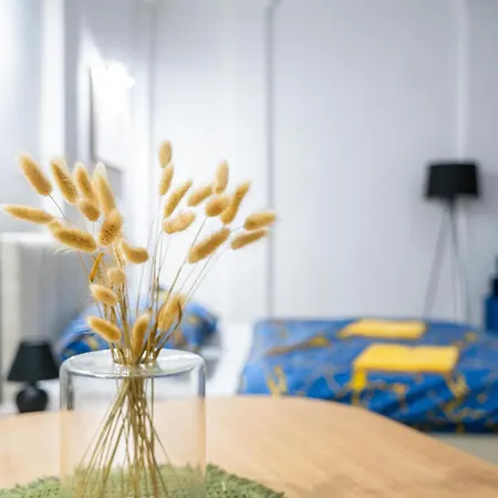 Cozy Main Square Iii Apartment