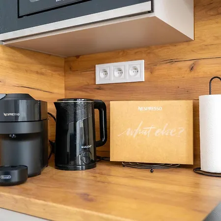 Cozy Main Square Iii With Breakfast Апартаменты *