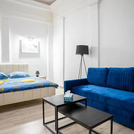 Apartment Cozy Main Square Iii