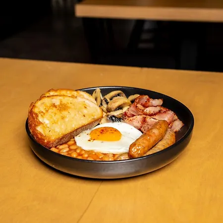 Cozy Main Square Iii With Breakfast Lägenhet