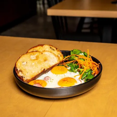 Cozy Main Square Iii With Breakfast Option