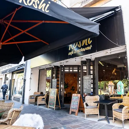 Cozy Main Square Iii With Breakfast Апартаменты *